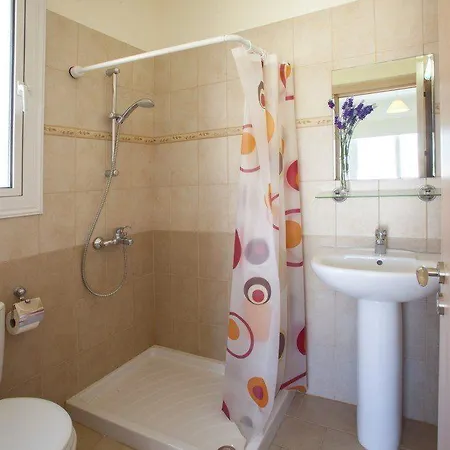 Luxury With A Private Pool And Garden Pernera 31 * Protaras
