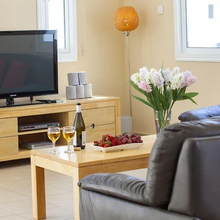 Luxury With A Private Pool And Garden Pernera 31 * Protaras